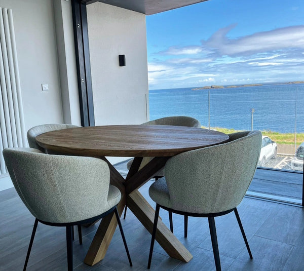 Solid Oak Round Dining Table by Strachel A.F. Oak Star Frame S