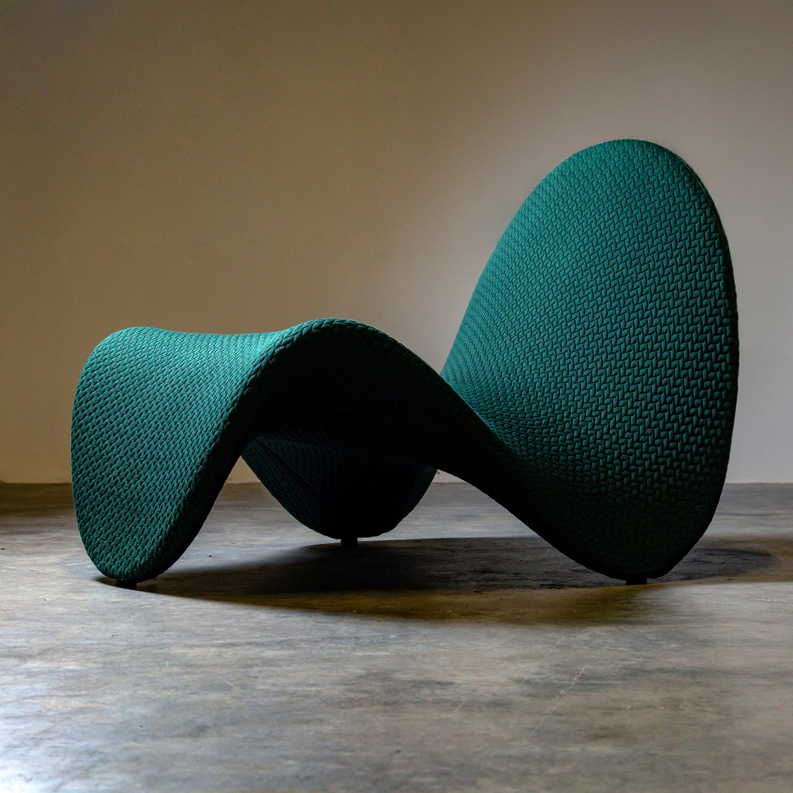 Tongue Style Chair