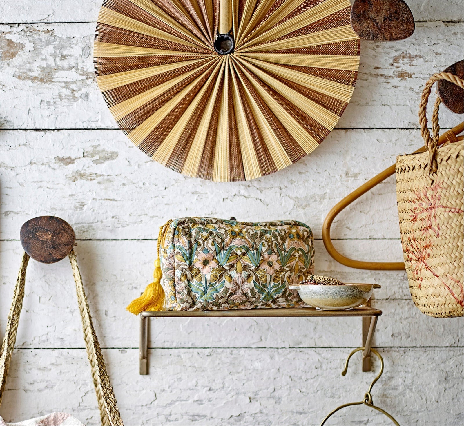 Freddi Shelf, Brass