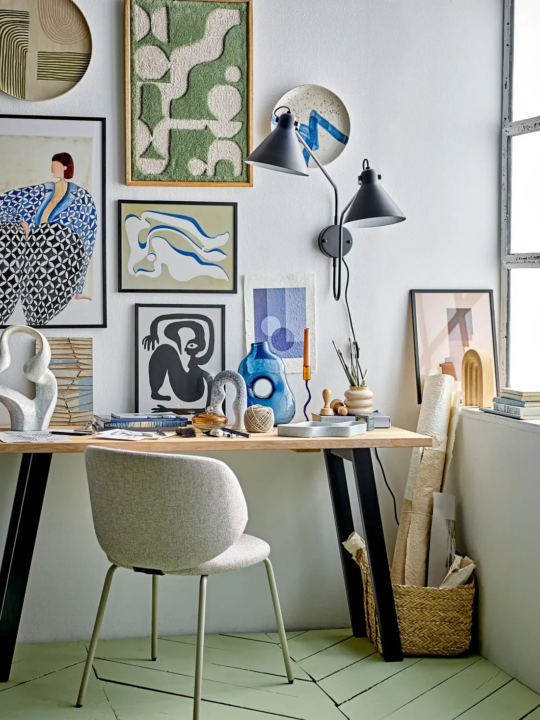 Vivianne Illustration with Frame, Multi