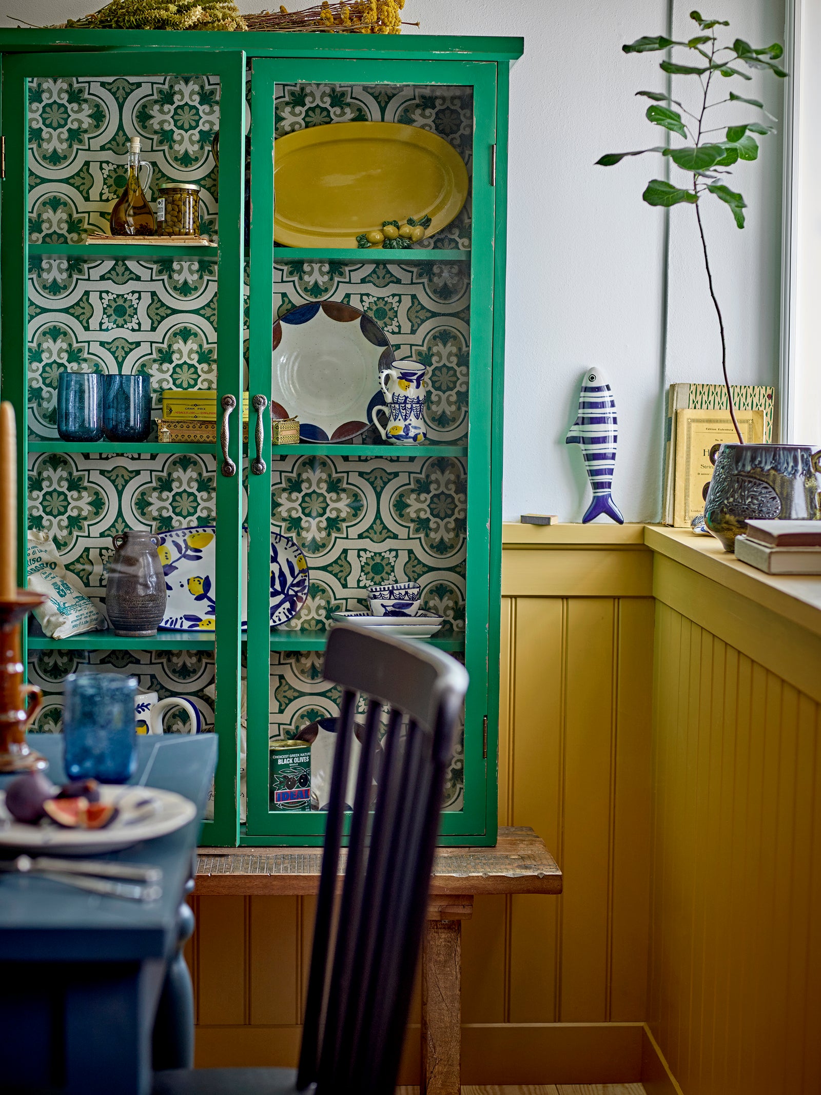 Hazem Cabinet, Green
