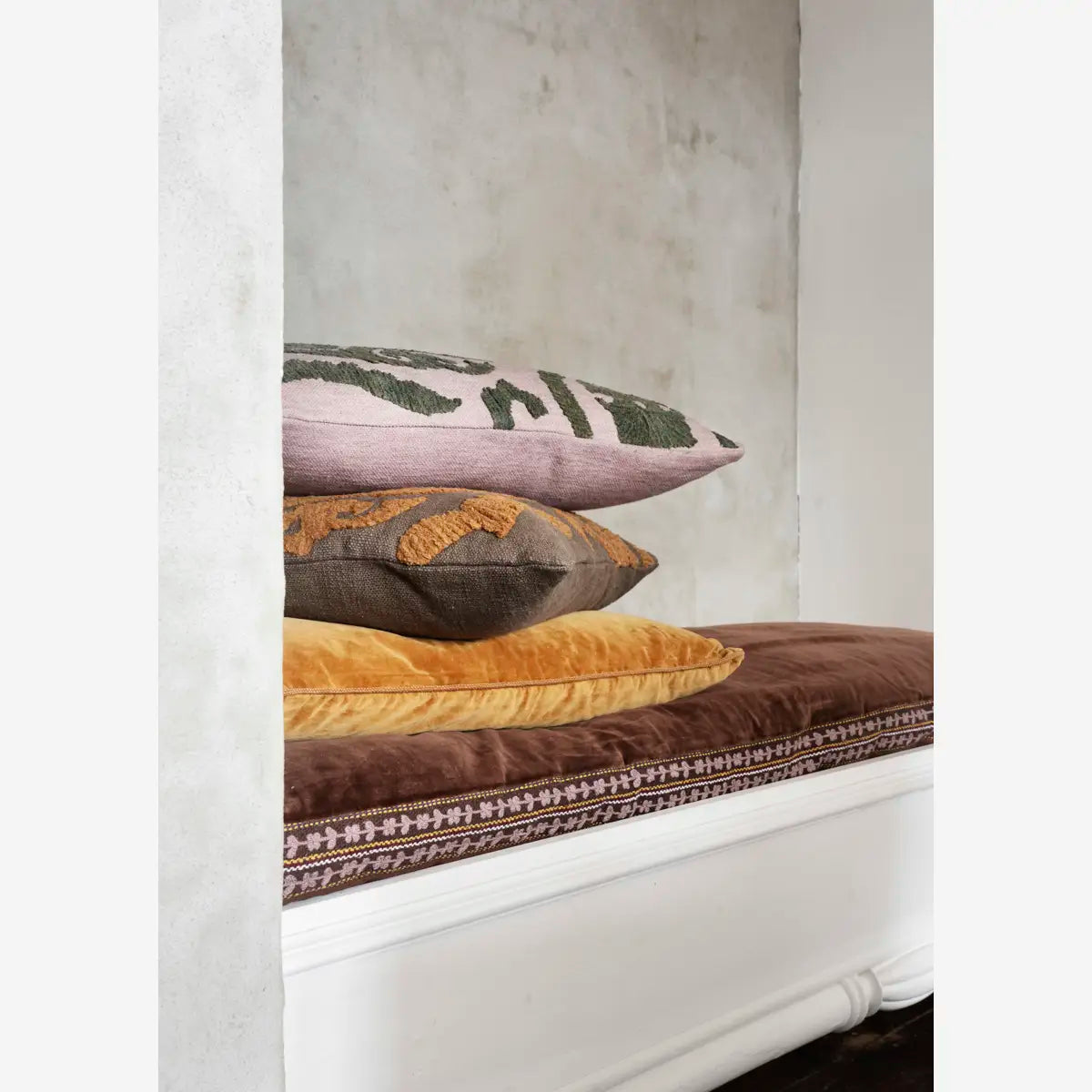 Velvet Cushion Carmel 40x60 cm