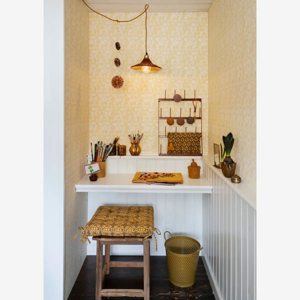 Hanging Iron Mug Holder