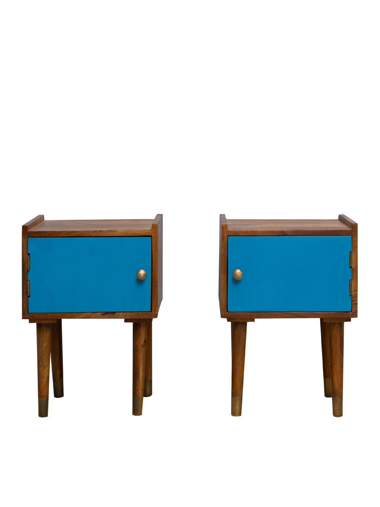 Twin sales side tables