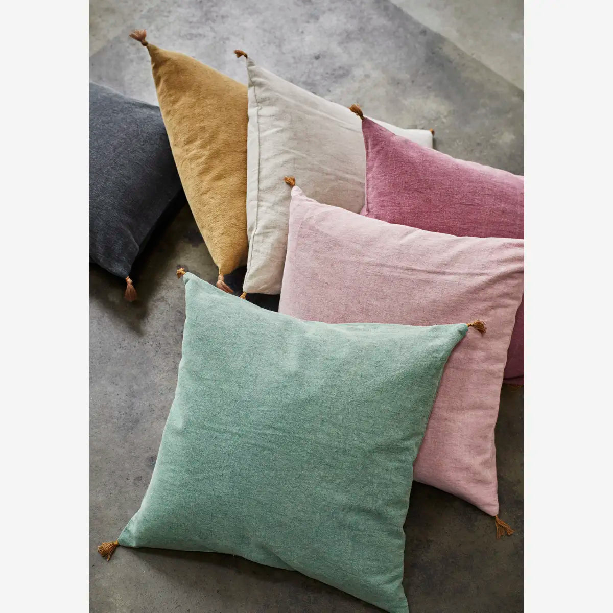 Velvet Cushion Anthracite