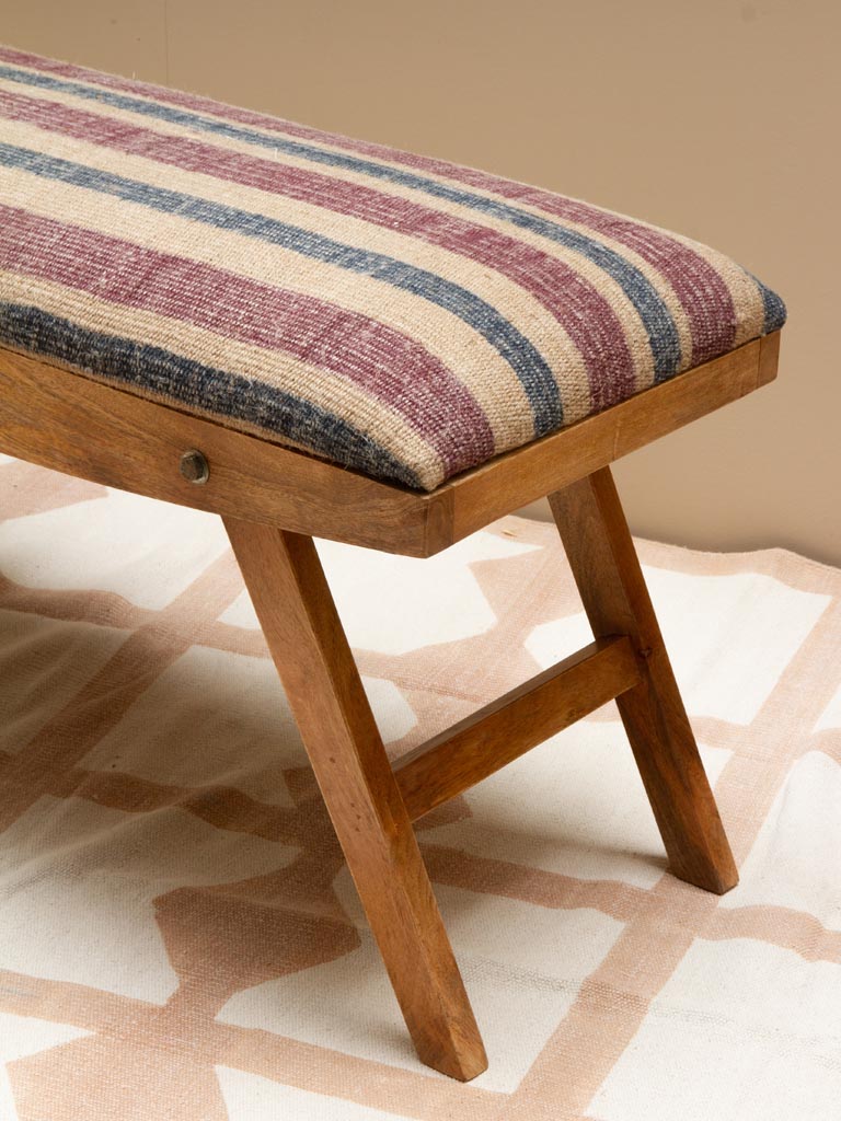 Knock Down Bench With stripes Cap Ferret