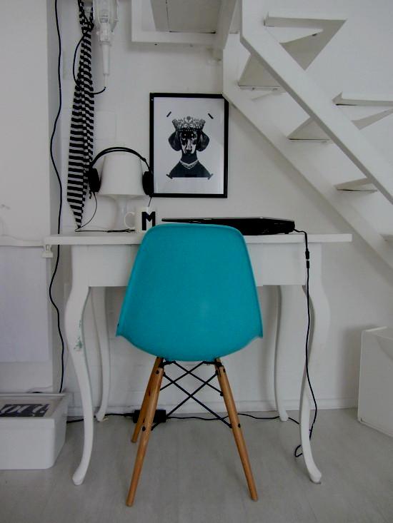 Iconic DSW Style Side Chair  Pearl Blue - Natural Legs