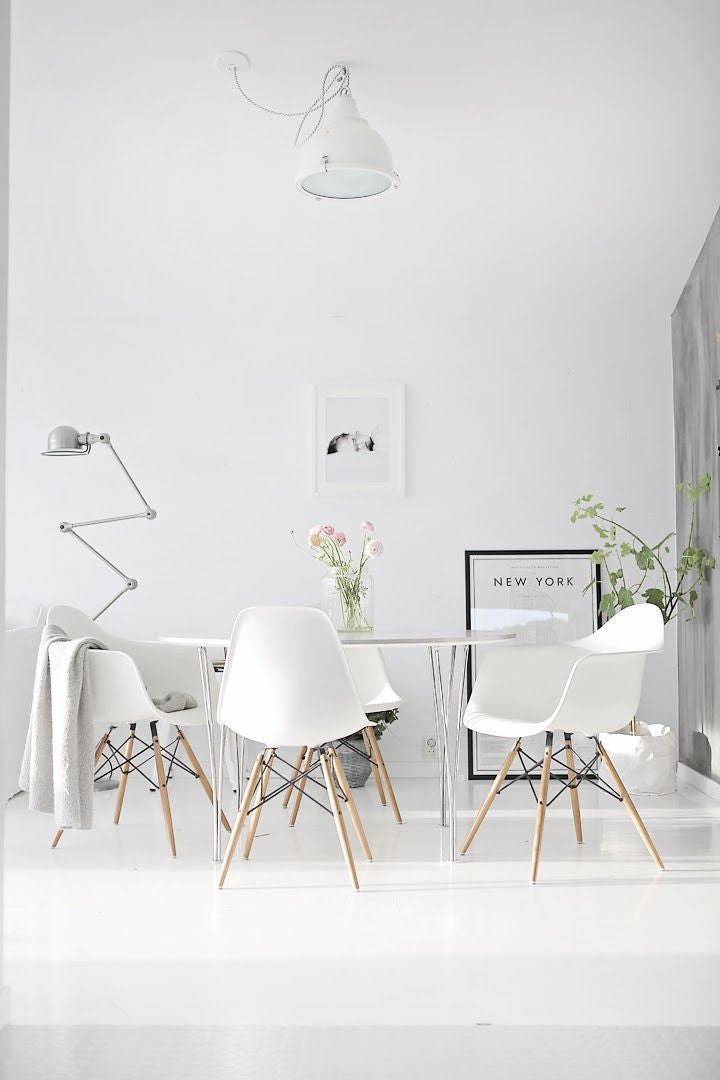 Iconic DAW Style Arm Chair - White