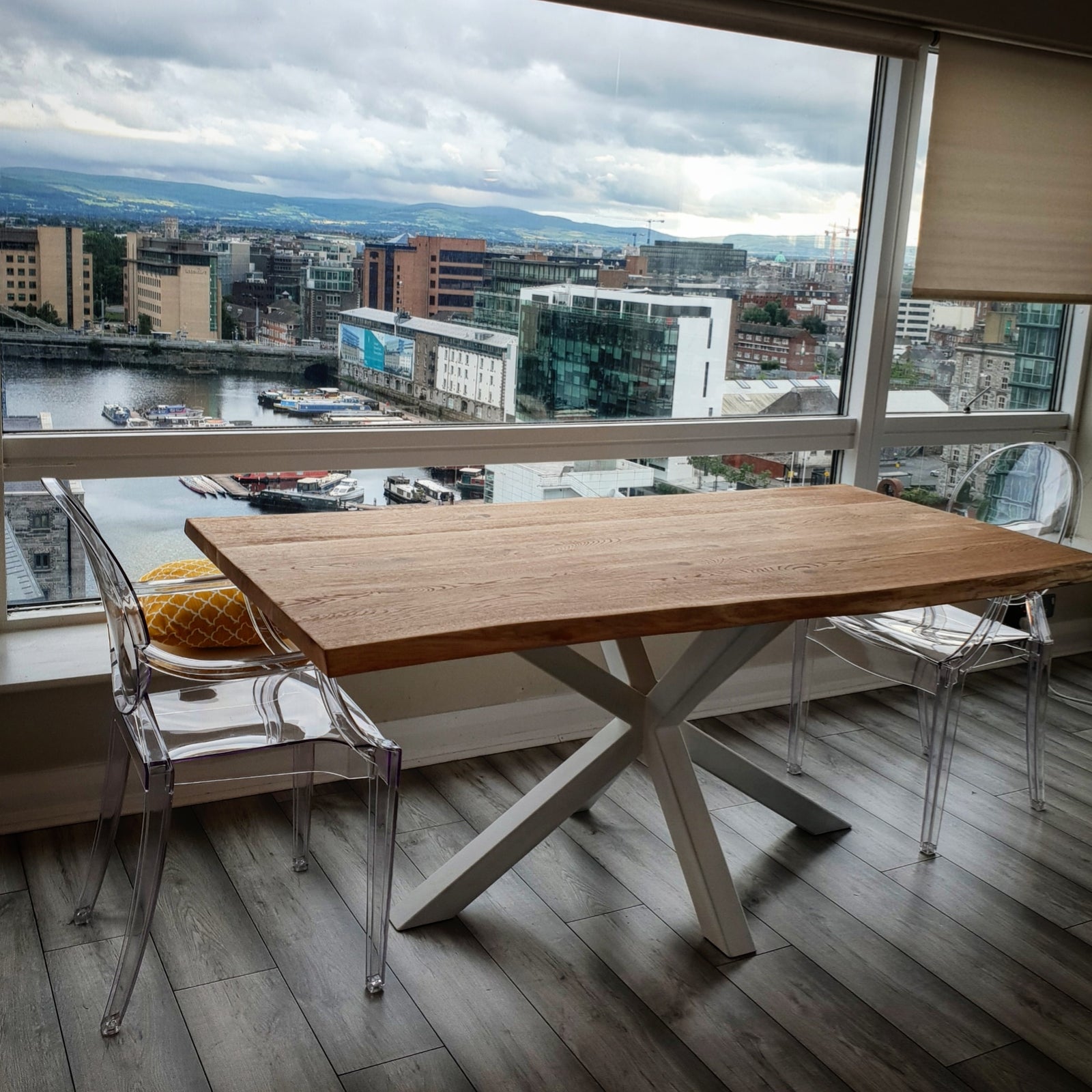 Solid Oak Dining Table Natural / Star Frame White / Strachel A.F.