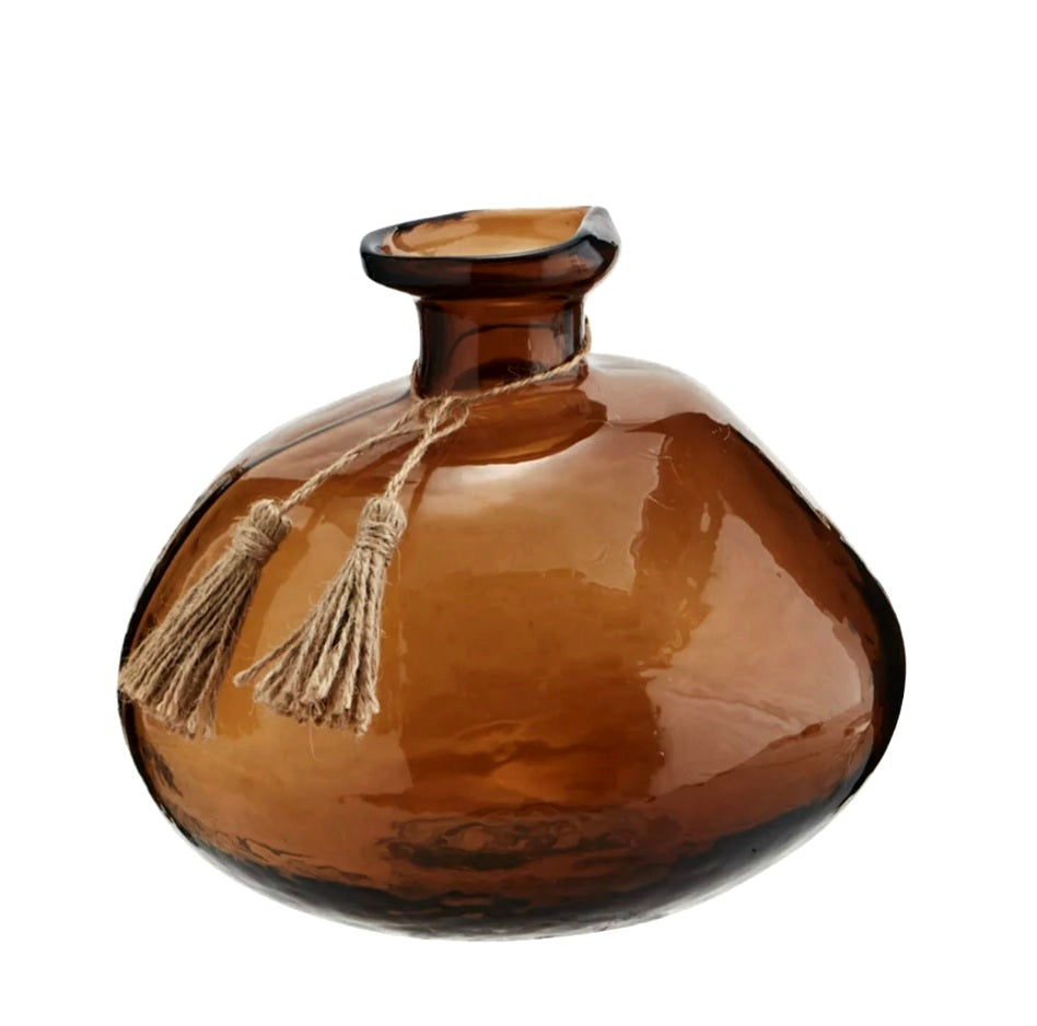 Organic Shaped Glass Vase With Tassels

-
Madam Stoltz