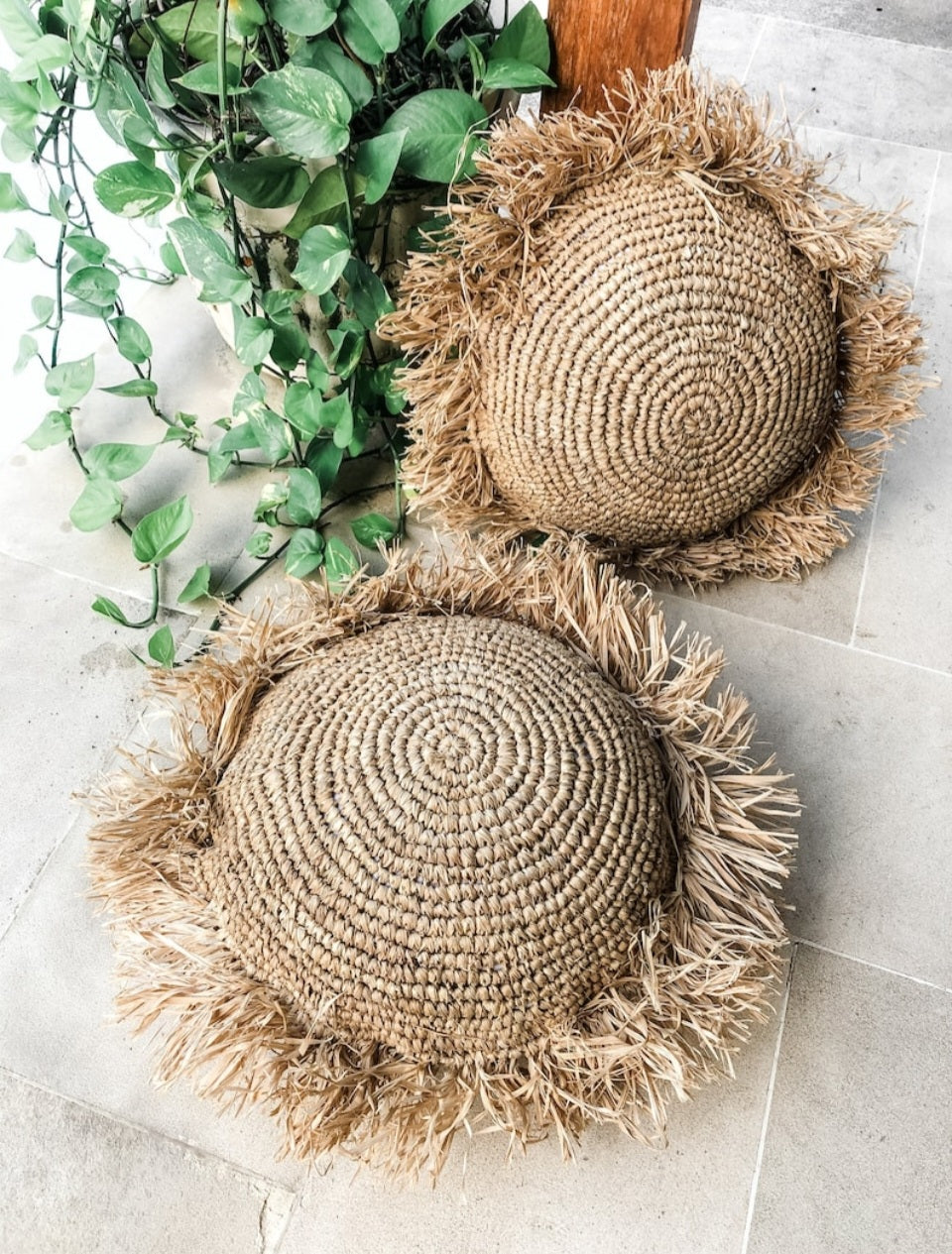 Rafia Cushion With Fringe Round  |