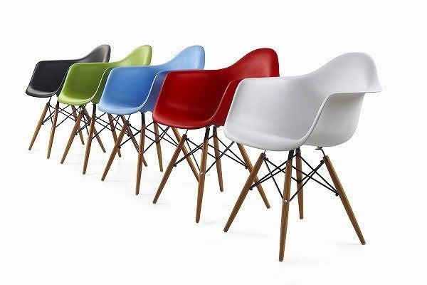 Charles Ray Eames Style DAW Arm Chair - White